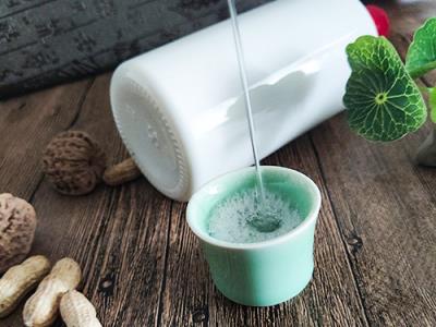 喝酒的幾個(gè)小方法 讓你在酒桌上“千杯不醉”